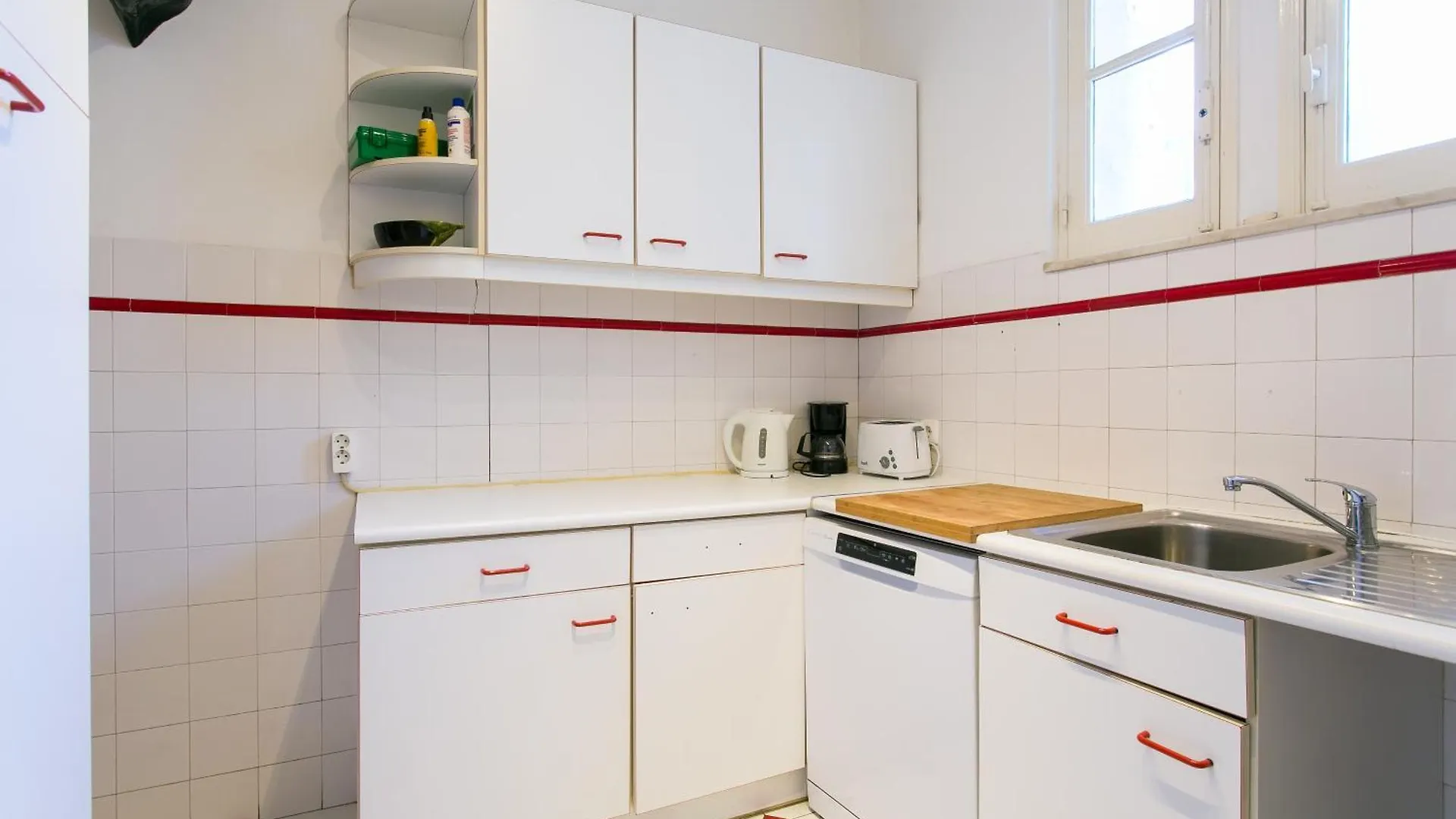 شقة Spacious, Bright And Newly Renovated 2 Bedroom Apartment, Lisbon Historical Center, Madragoa