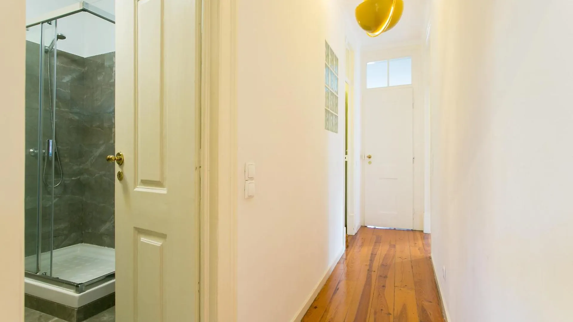 Spacious, Bright And Newly Renovated 2 Bedroom Apartment, Lisbon Historical Center, Madragoa 0*,  البرتغال