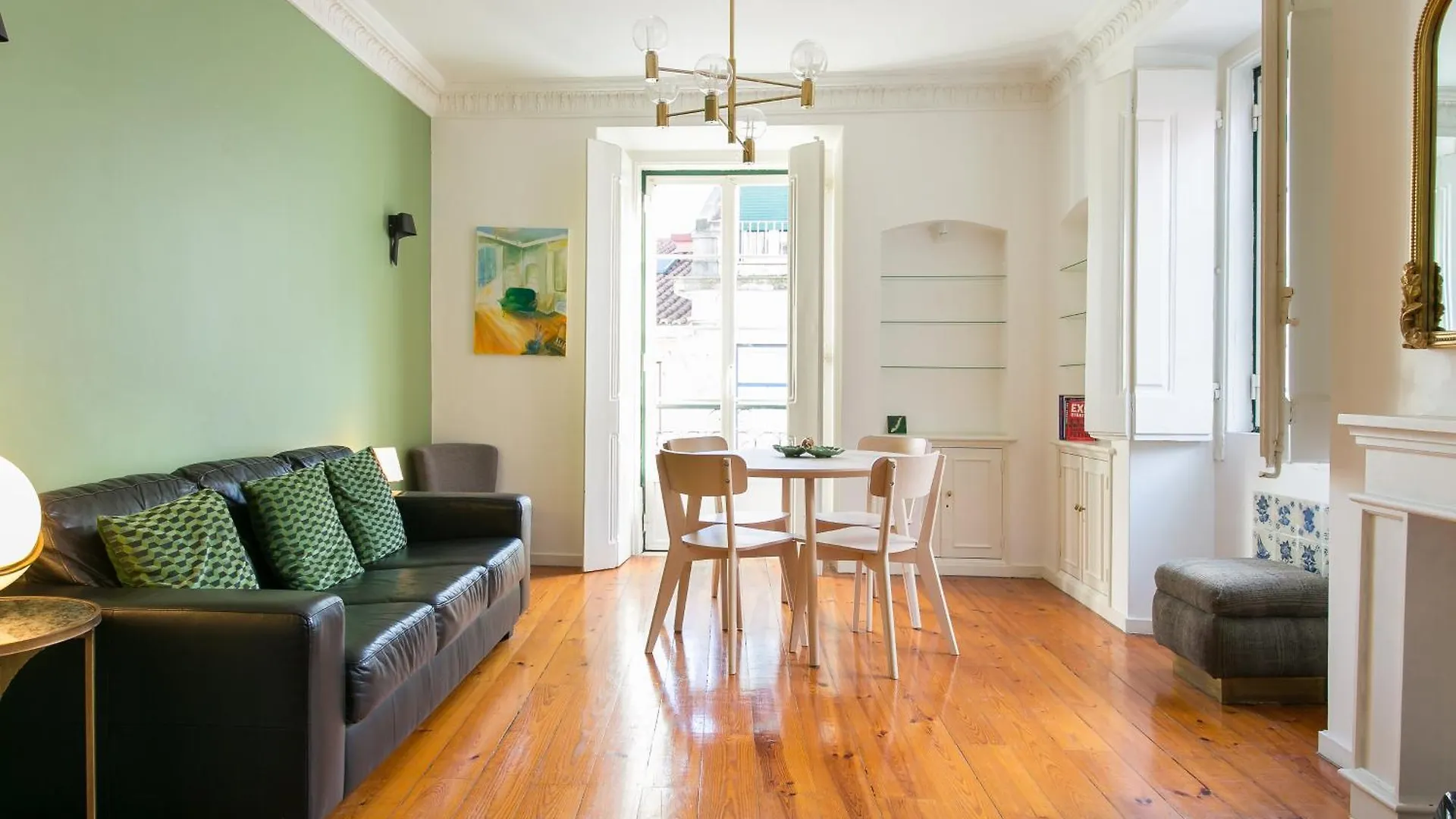 شقة Spacious, Bright And Newly Renovated 2 Bedroom Apartment, Lisbon Historical Center, Madragoa